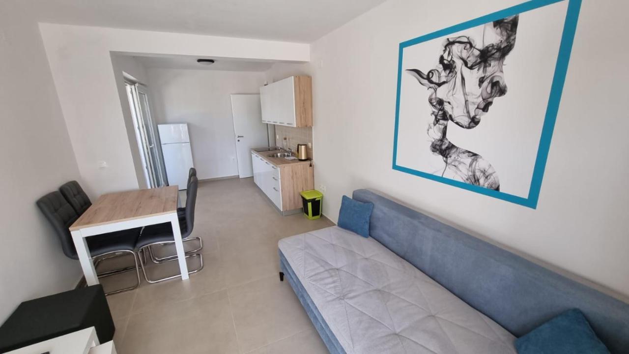 Kings Landing Appartement Novalja Buitenkant foto