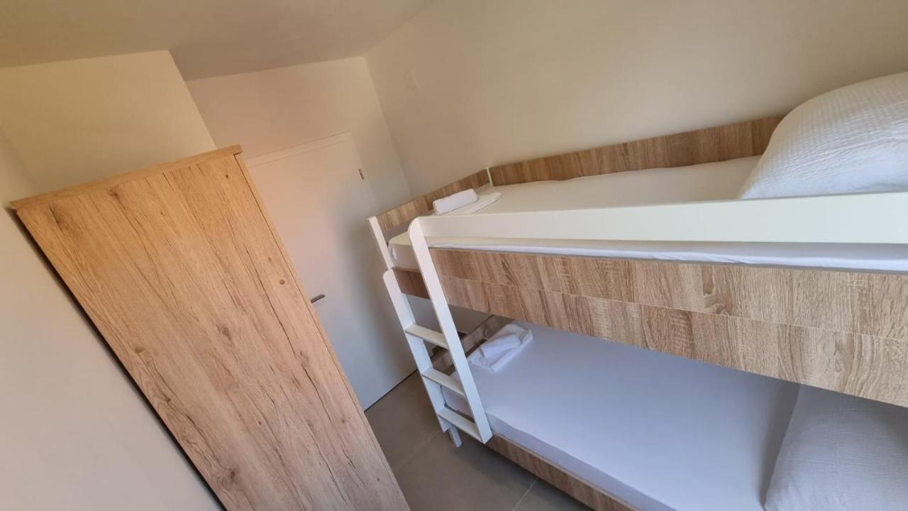 Kings Landing Appartement Novalja Buitenkant foto