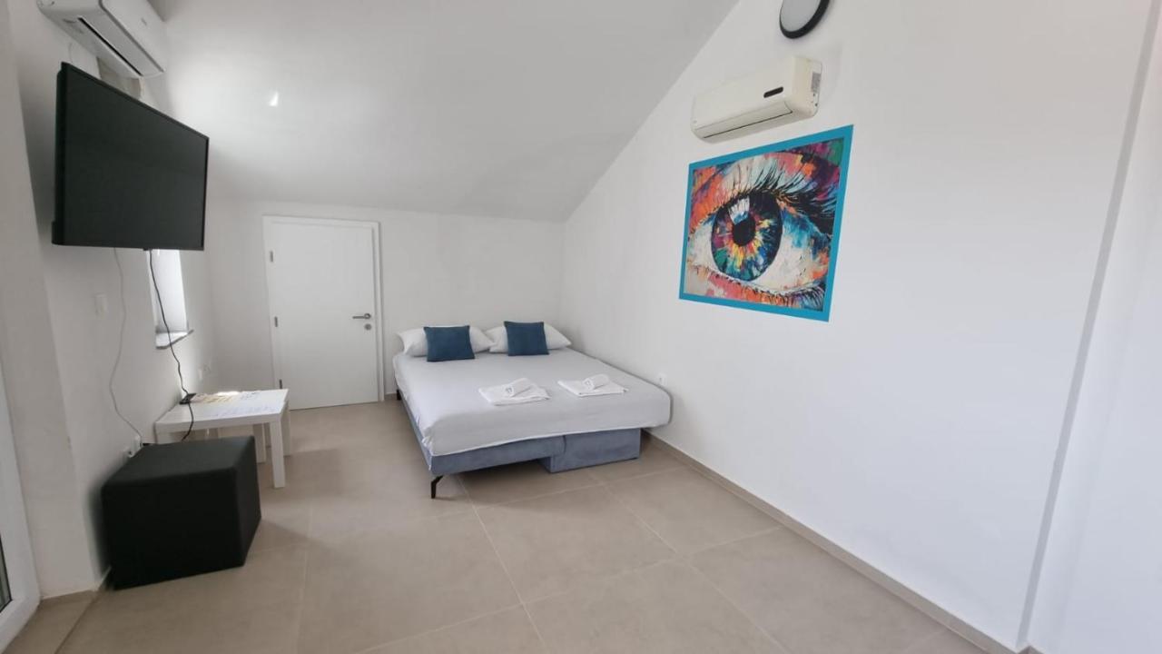 Kings Landing Appartement Novalja Buitenkant foto