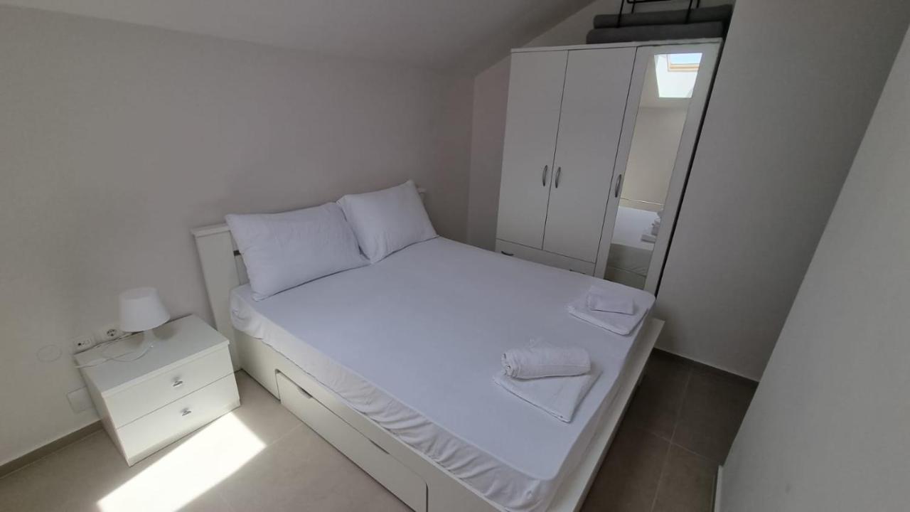 Kings Landing Appartement Novalja Buitenkant foto