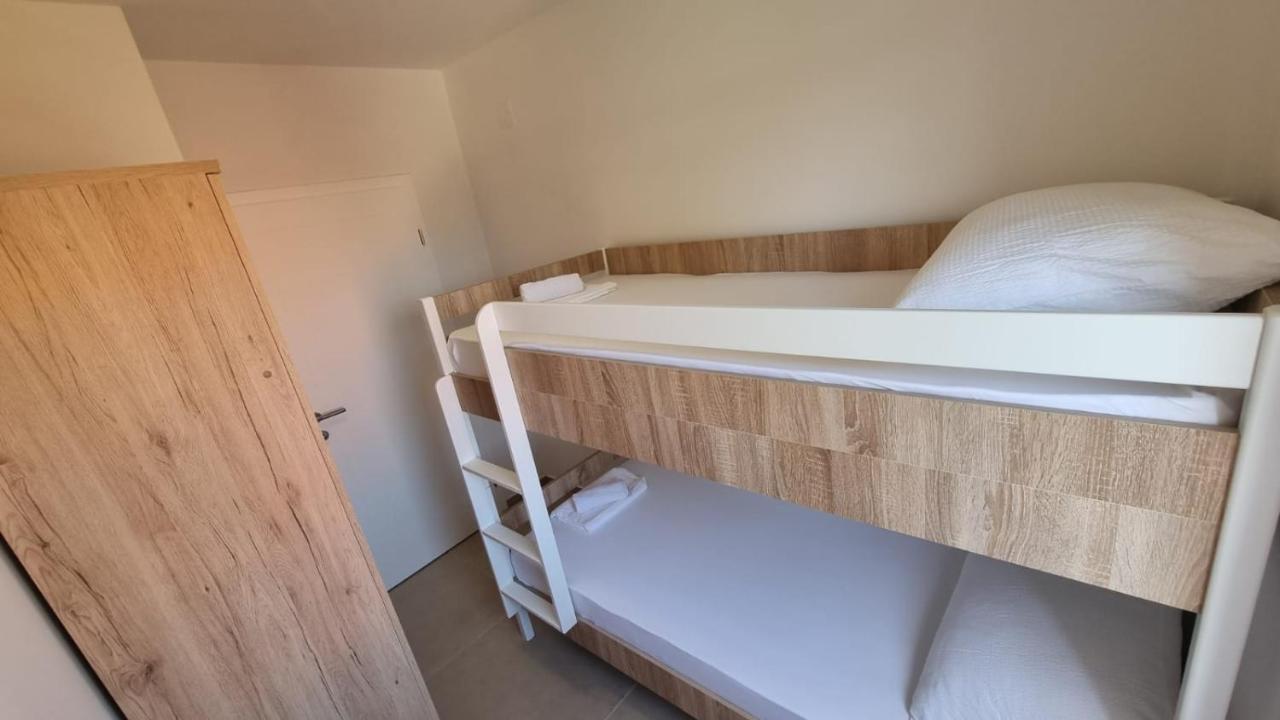 Kings Landing Appartement Novalja Buitenkant foto