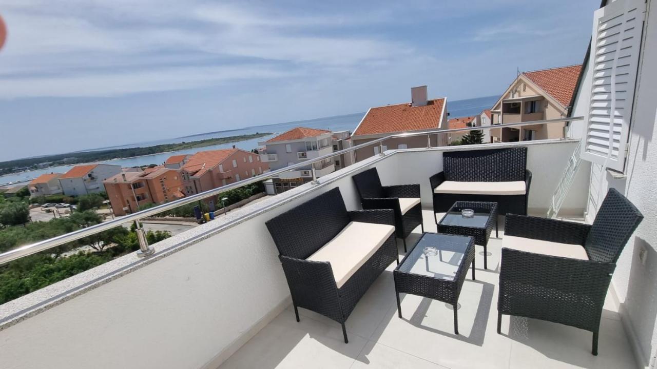 Kings Landing Appartement Novalja Buitenkant foto