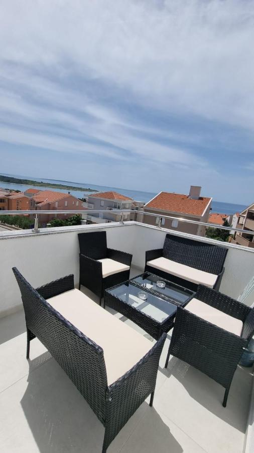 Kings Landing Appartement Novalja Buitenkant foto