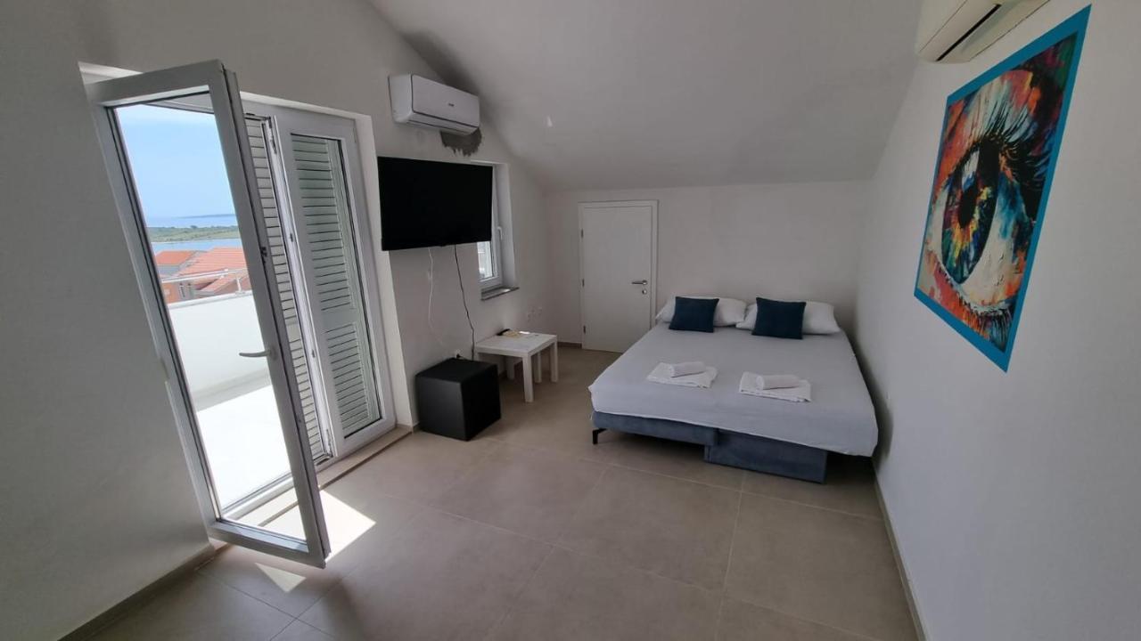 Kings Landing Appartement Novalja Buitenkant foto