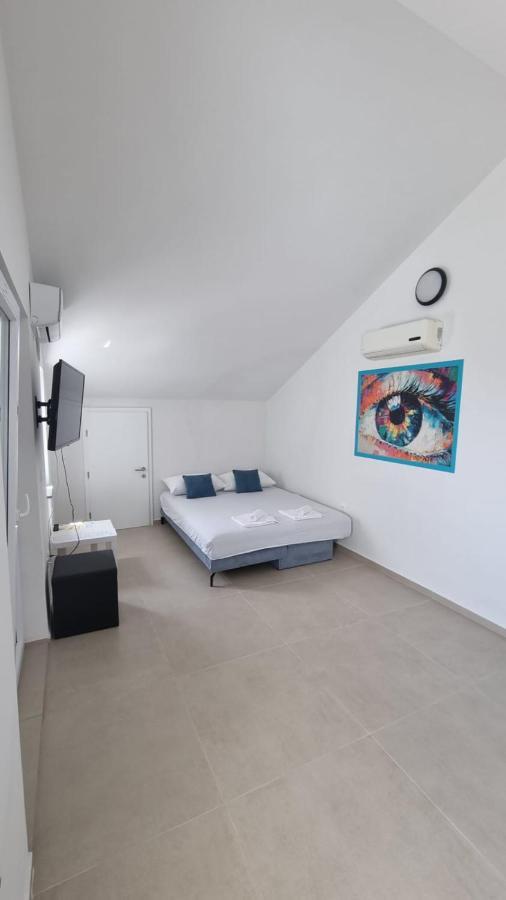 Kings Landing Appartement Novalja Buitenkant foto