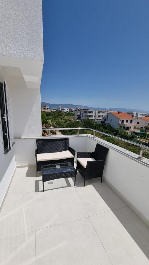 Kings Landing Appartement Novalja Buitenkant foto